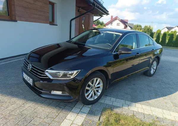 volkswagen passat Volkswagen Passat cena 67000 przebieg: 105000, rok produkcji 2018 z Przasnysz